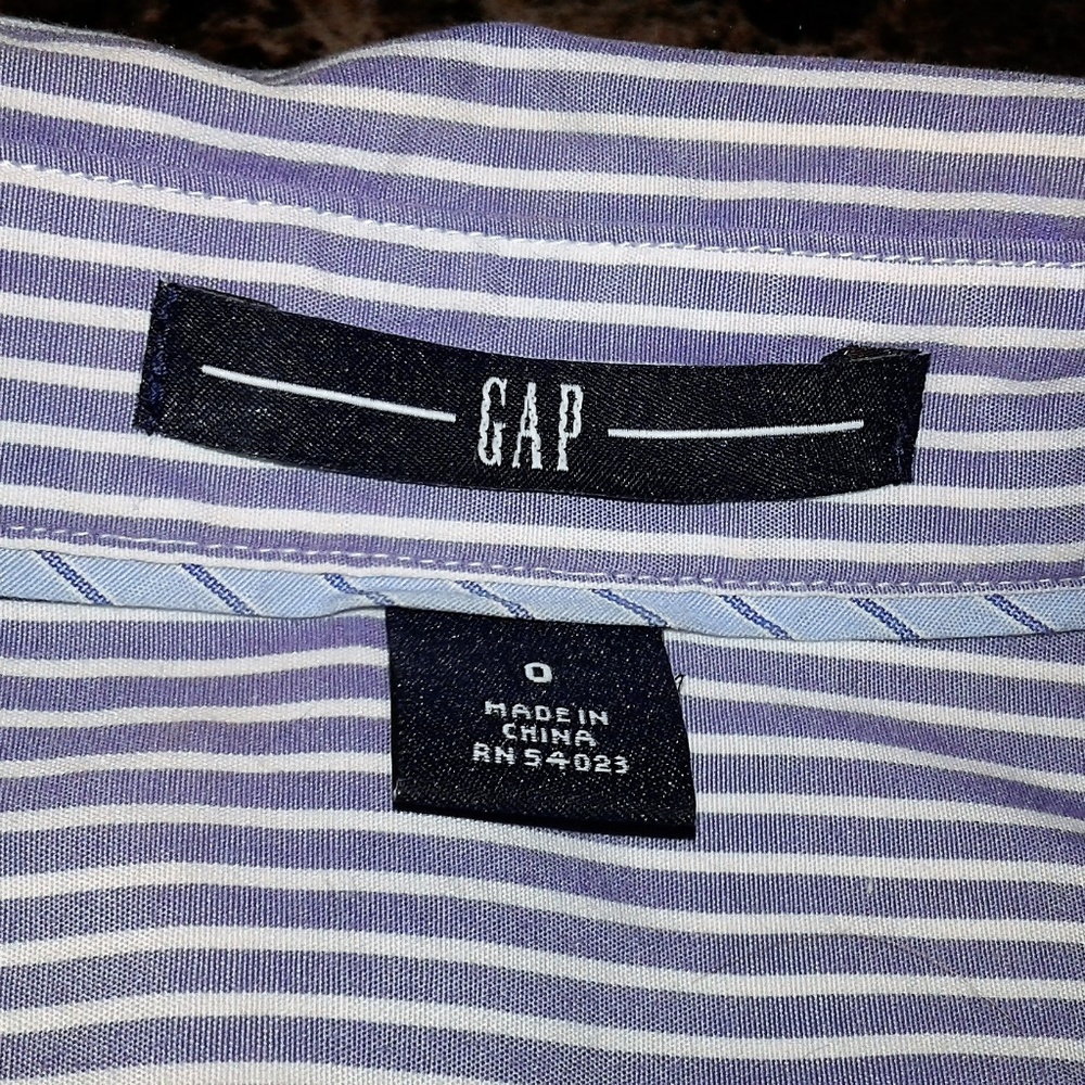 2 GAP DRESS SHIRT BUNDLE - Picture 2 of 4